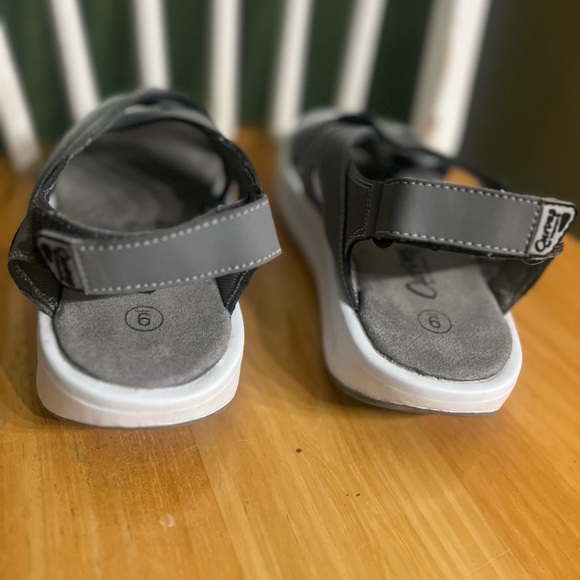 CURVES for Women, shape up, rocker style. 
 Gray Sandals 9 - Picture 5 of 7